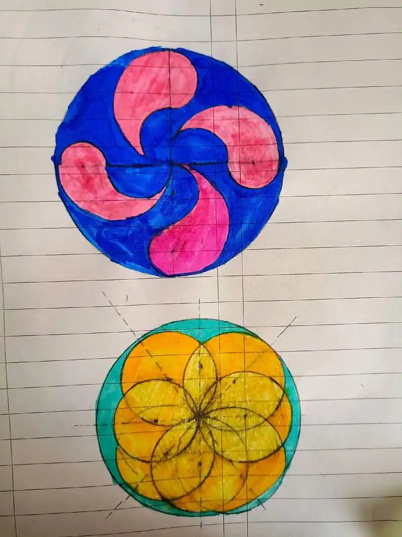 数学中的美孩子们设计美丽的组合圆图案