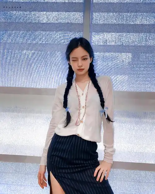 jennie双马尾