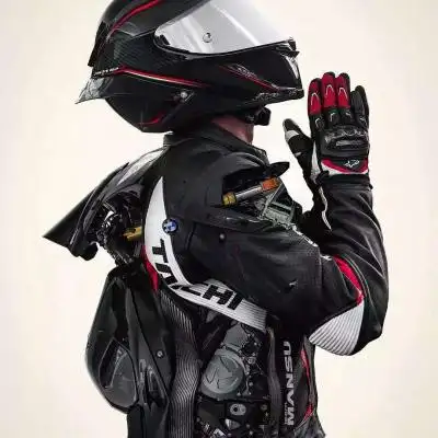 机车头像男生带头盔图片 帅气骑机车 - 微信头像 - 潮人个性网