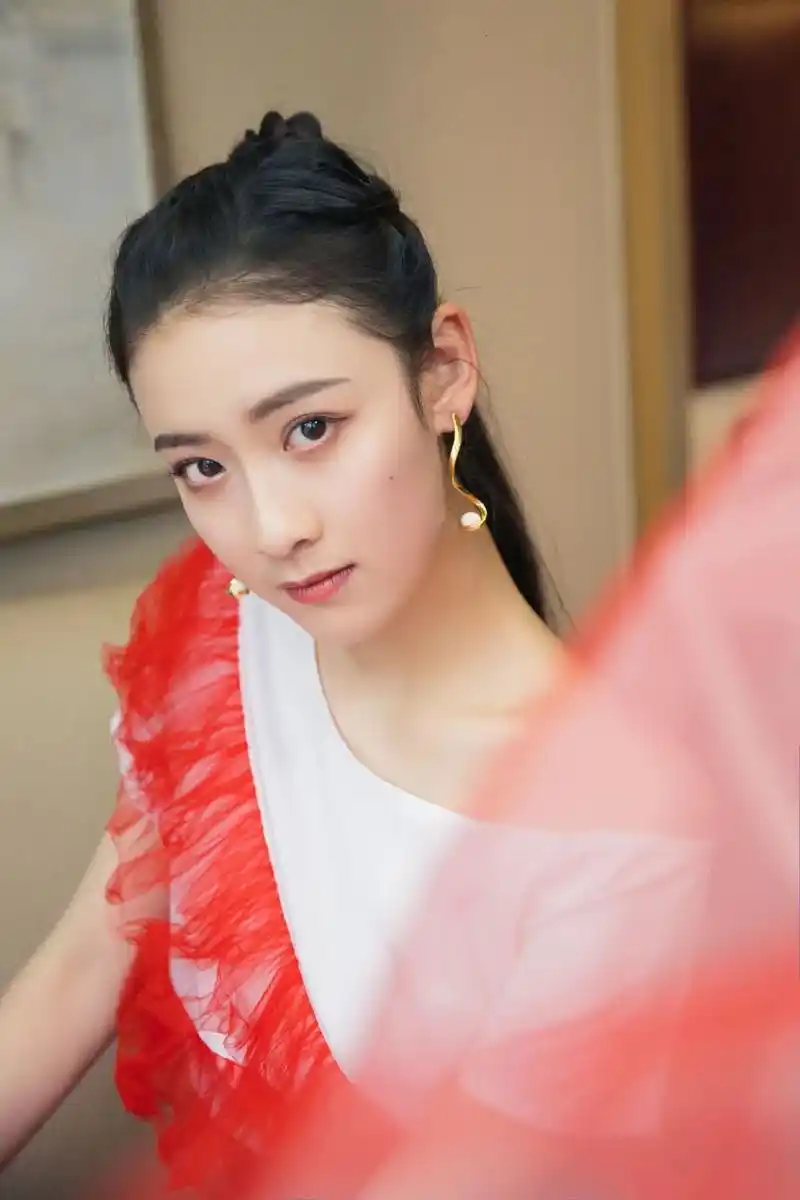 杨祺如,甜美可人的"治愈系"女神