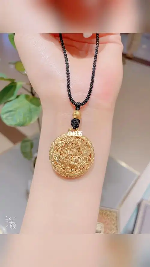 周大福凤栖梧桐镂空花丝工艺图案精美绝