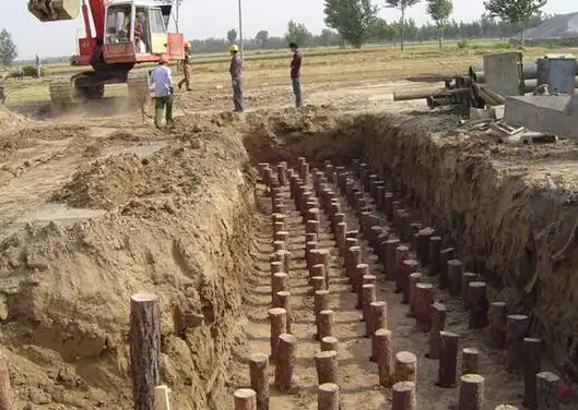 松木桩怎么做防腐处理?