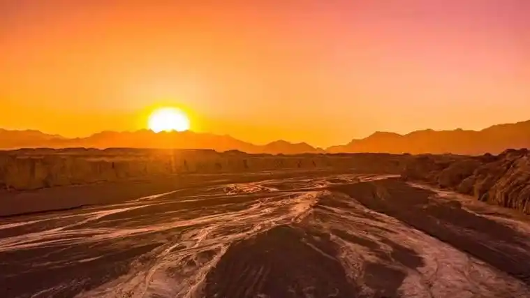 风景不输欧美全年只开5个月的中国最美公路通车今年大西北这样玩