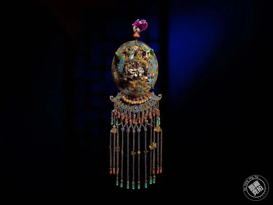 名称皇家首饰清代银鎏金嵌天珠嵌宝石点翠烧蓝头饰