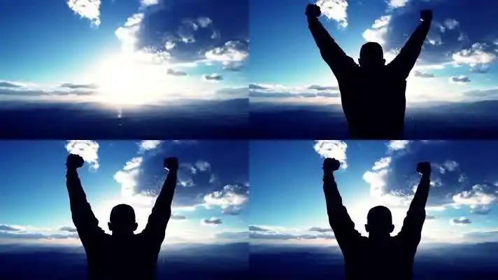 斗志昂扬举手打气