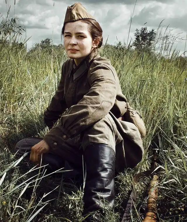 苏联最传奇女兵,一人杀309名德军,负伤后斯大林亲命潜艇救回