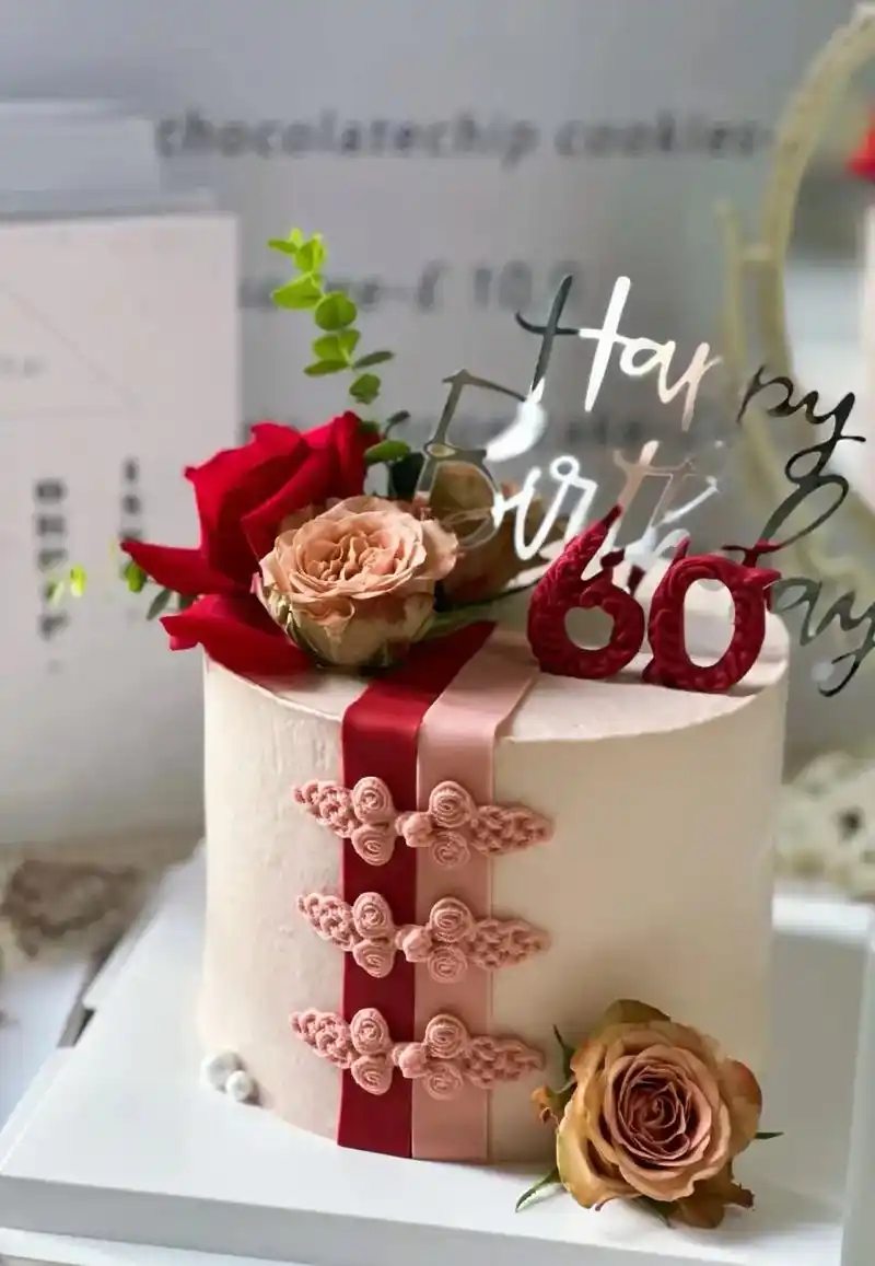 60岁女神生日蛋糕#人气蛋糕推荐 #鲜花蛋糕 #抖音网红蛋糕 - 抖音