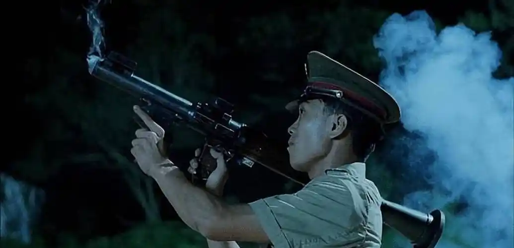 这句话出自周星驰的经典电影《国产凌凌漆》,作为导演的李力持,在电影