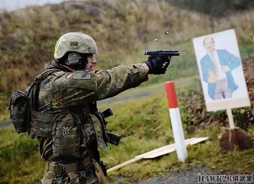 德国手枪打德国子弹也会喷火星.