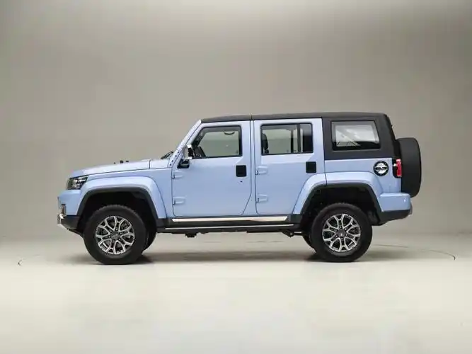 北京越野 北京bj40 2023款 2.0t 自动四驱城市猎人版至尊型