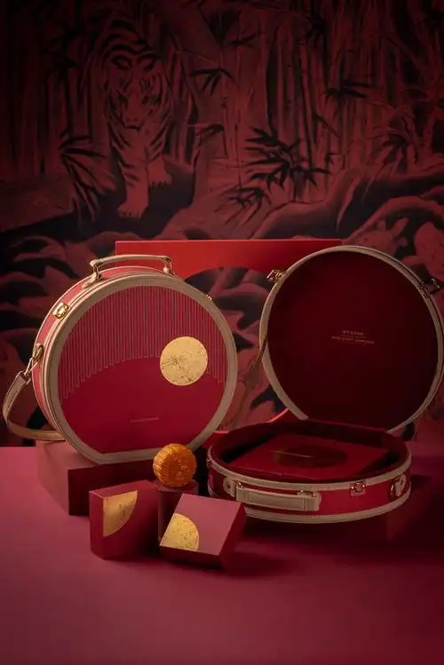 深圳柏悦酒店2022年"盛月"月饼礼盒倾情献礼-美通社pr-newswire