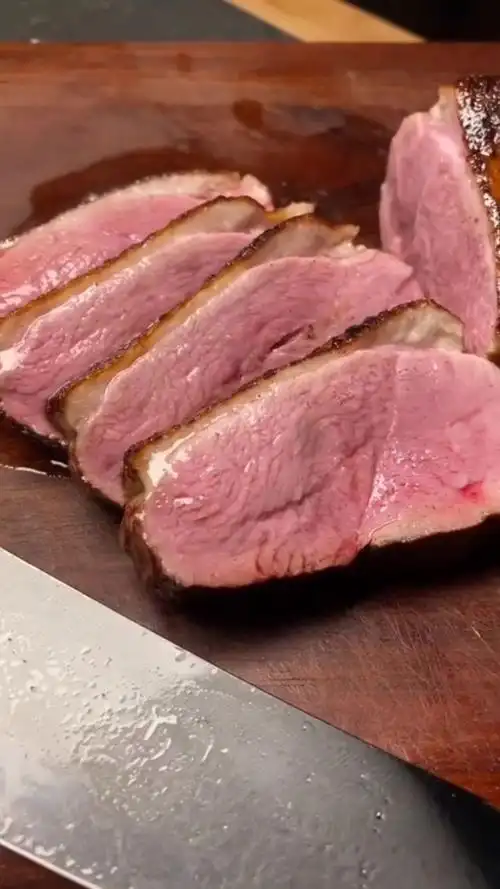 如何完美的烤鸭胸肉 完美粉红色