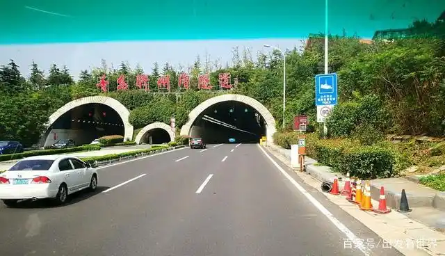 青岛海底隧道全长7.797公里