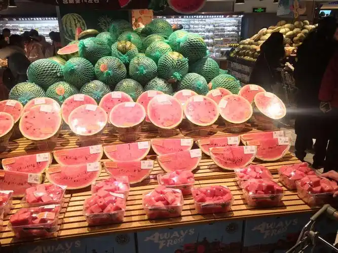 西瓜分切方便顾客选择