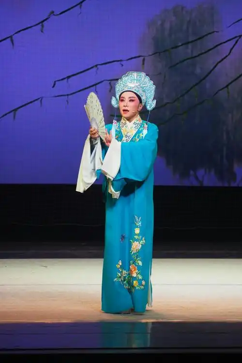 越剧《梁山伯与祝英台》演出剧照(吴凤花,陈飞版)