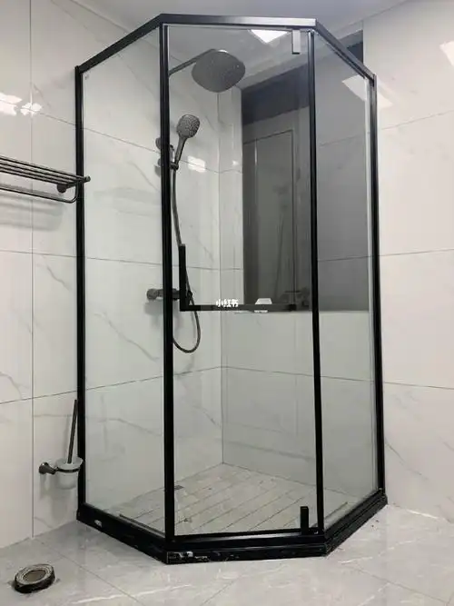 钻石型淋浴房