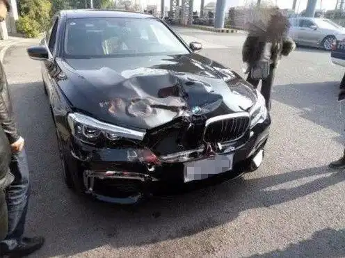 不到20分钟 才提宝马7系就损失了15万