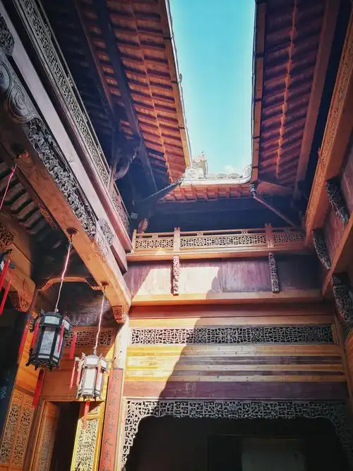 肥梁瘦柱内天井