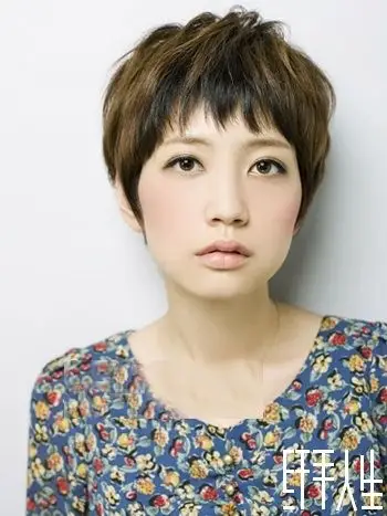 国字脸女生合适的发型设计