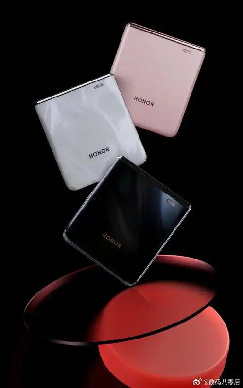 荣耀这款小折叠屏手机,设计的非常精致,主打超大外屏,据说处理器好像