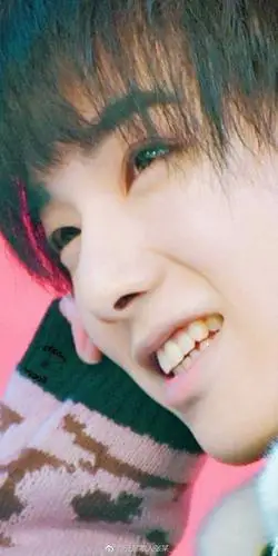 有哪些好看的华晨宇照片(无水印的)?