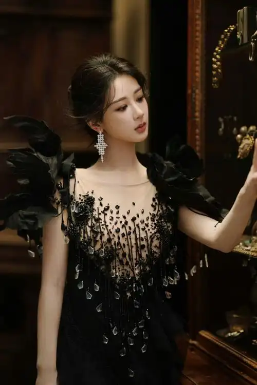 杨紫这套礼服太高级了吧!