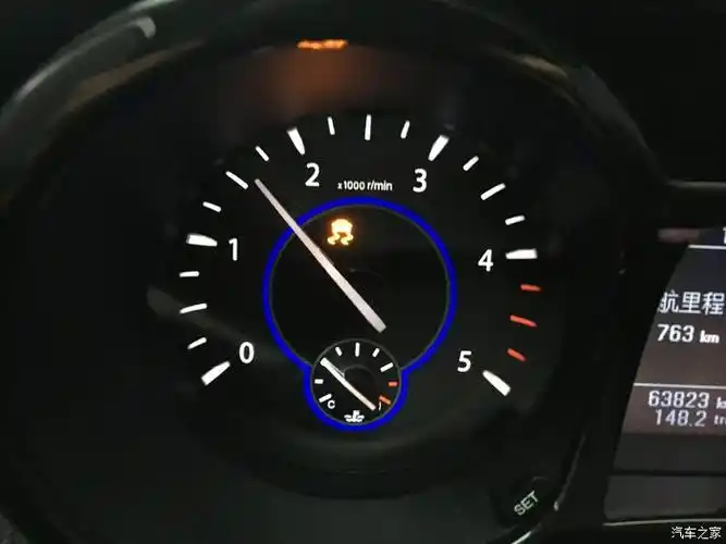 63820公里esp故障灯亮了