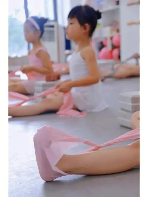 芭蕾关于脚丫子的训练06