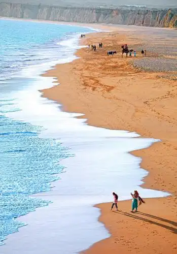 母亲,女儿,竖图,俯视,室外,白天,度假,海洋,日光,巴基斯坦,阴影,沙子