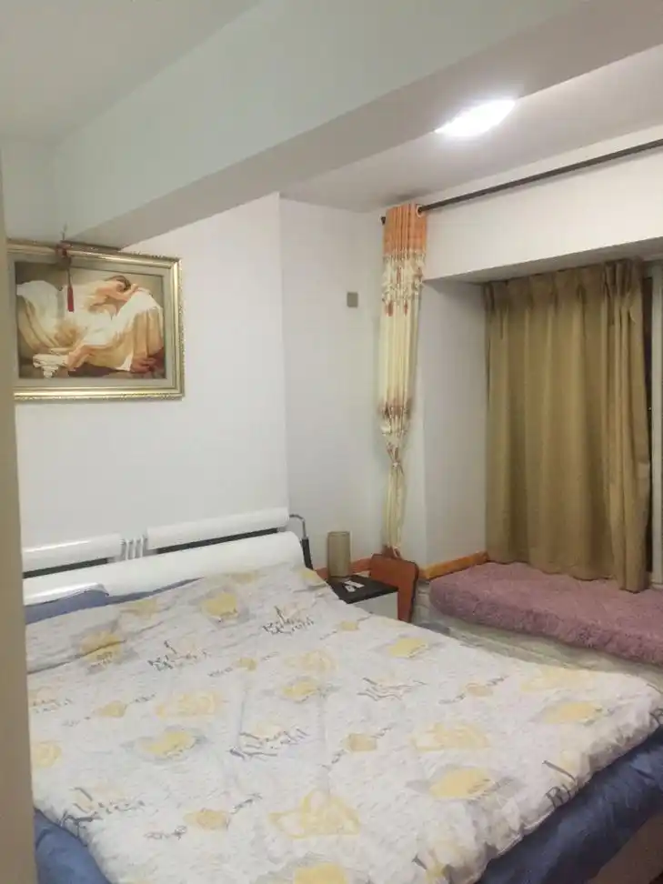 卧室床上方有跟梁,又是主力梁不能敲,有没有好办法?