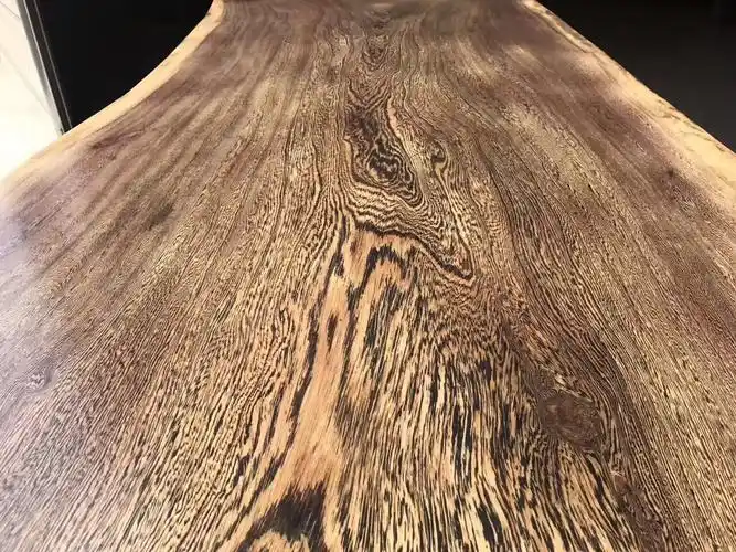 鸡翅木大板:纹理似鸡翅,典雅的古典家具