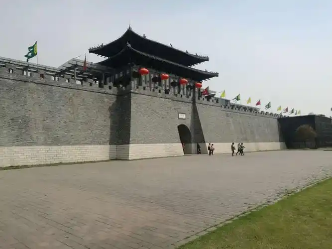 雄伟的城墙是宋朝扬州富庶的写照