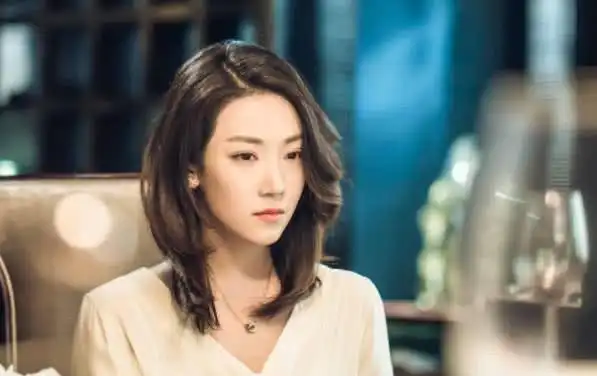 菅纫姿2012年,出演电视剧《上错花轿之三嫁奇缘》和