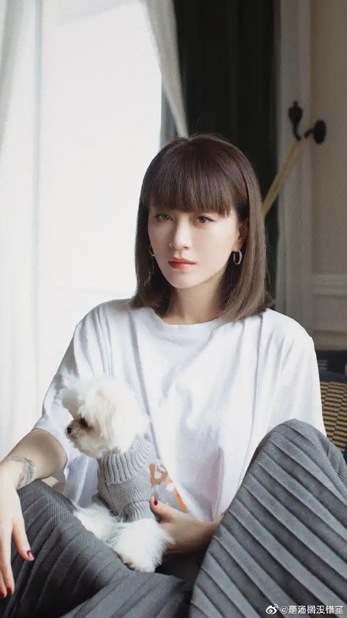 《表白贴》当李嘉格的粉丝很幸福 幸福到每一天都是很美好的存在 谢谢