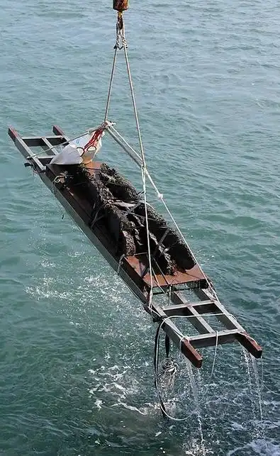 沉船被打捞