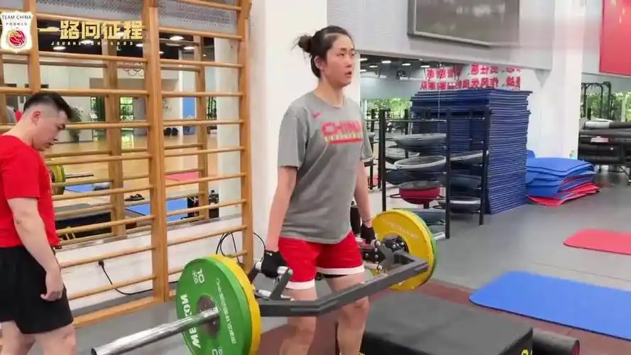 中国篮球之队:女篮领队王芳5月5日至今一直与球队在一起备战奥运