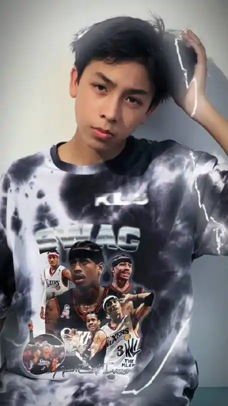 捕获一个帅哥呀#初中生#混血兄弟yyay的微博视频