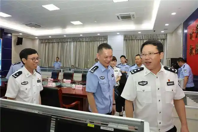 动态宾正迎深入河池调研公安工作