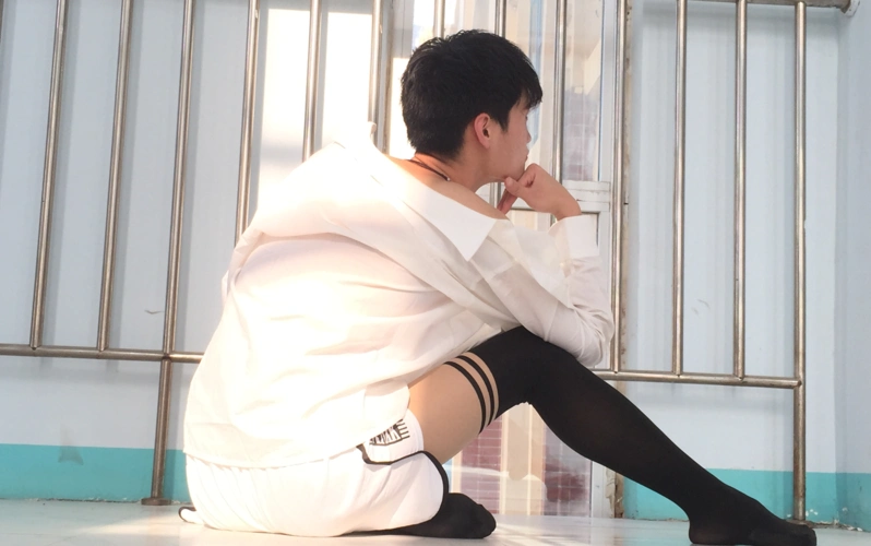 【小猫】男孩子穿女装跳舞幕后花絮-vibeato