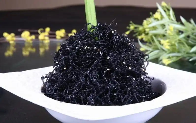 甘草:宁夏五宝之黄宝,甘草含有丰富的糖性,味道甘甜,故得名"甘草"甘草