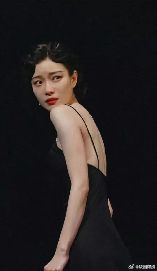 倪妮有一种破碎而坚韧的美