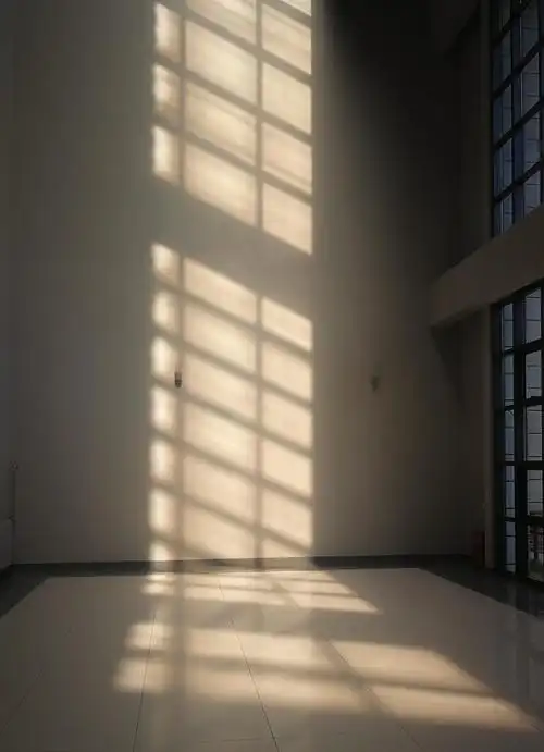 午后一束光影窗户投下来