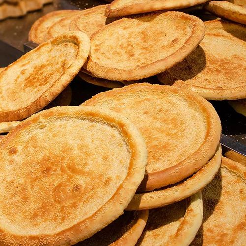 伽师馕 新疆特产烤馕饼芝麻油馕油酥馕咸香老炕馕手工馕 芝麻小油馕