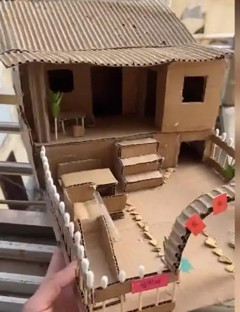 河南宝妈用废纸壳做了个别墅模型完成老师布置的手工作业,好逼真