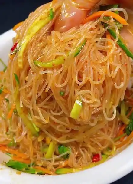 天热没有胃口,可以试试这道凉拌粉丝,清凉爽口,百吃不腻