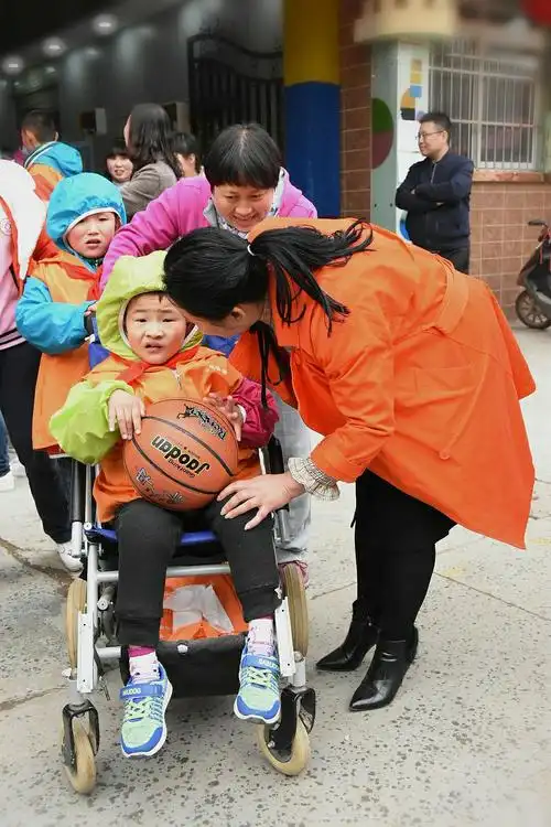 《守望阳光,关爱智障儿童》爱心公益活动