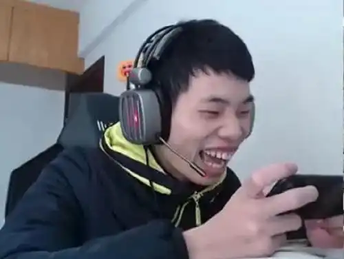 也正是因此鲨鱼哟才能够在虎牙和平精