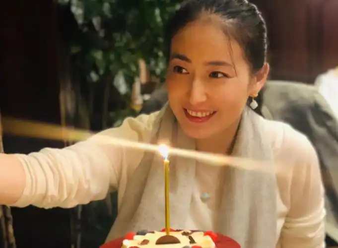 现实中的鲍逸琳在演艺事业上并没有太大的野心.