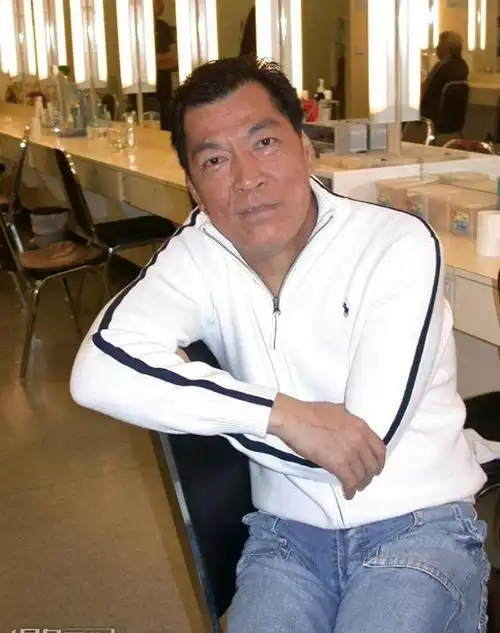 突发大傻成奎安儿子涉藏毒被捕25岁孙子两年前车祸离世