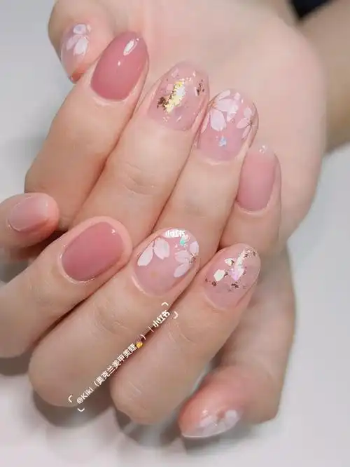 奥克兰美甲·藕粉色手绘花朵贝壳金箔美甲